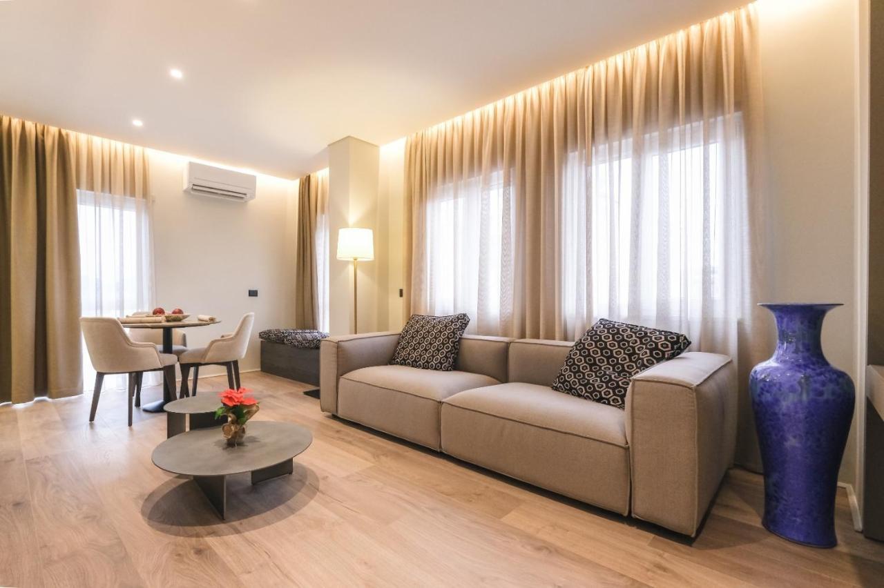 Two Steps Apartments ติรานา ภายนอก รูปภาพ