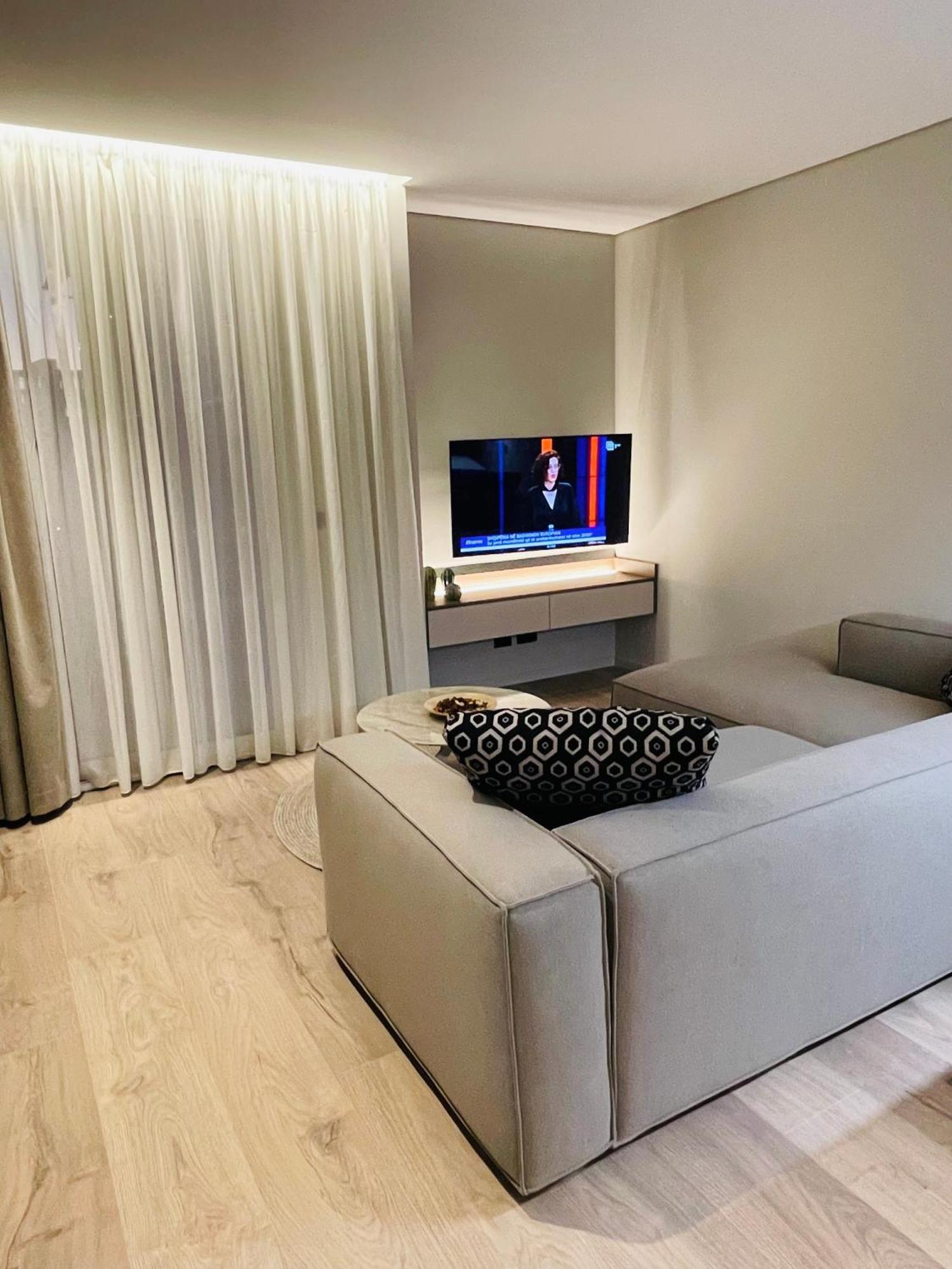 Two Steps Apartments ติรานา ภายนอก รูปภาพ